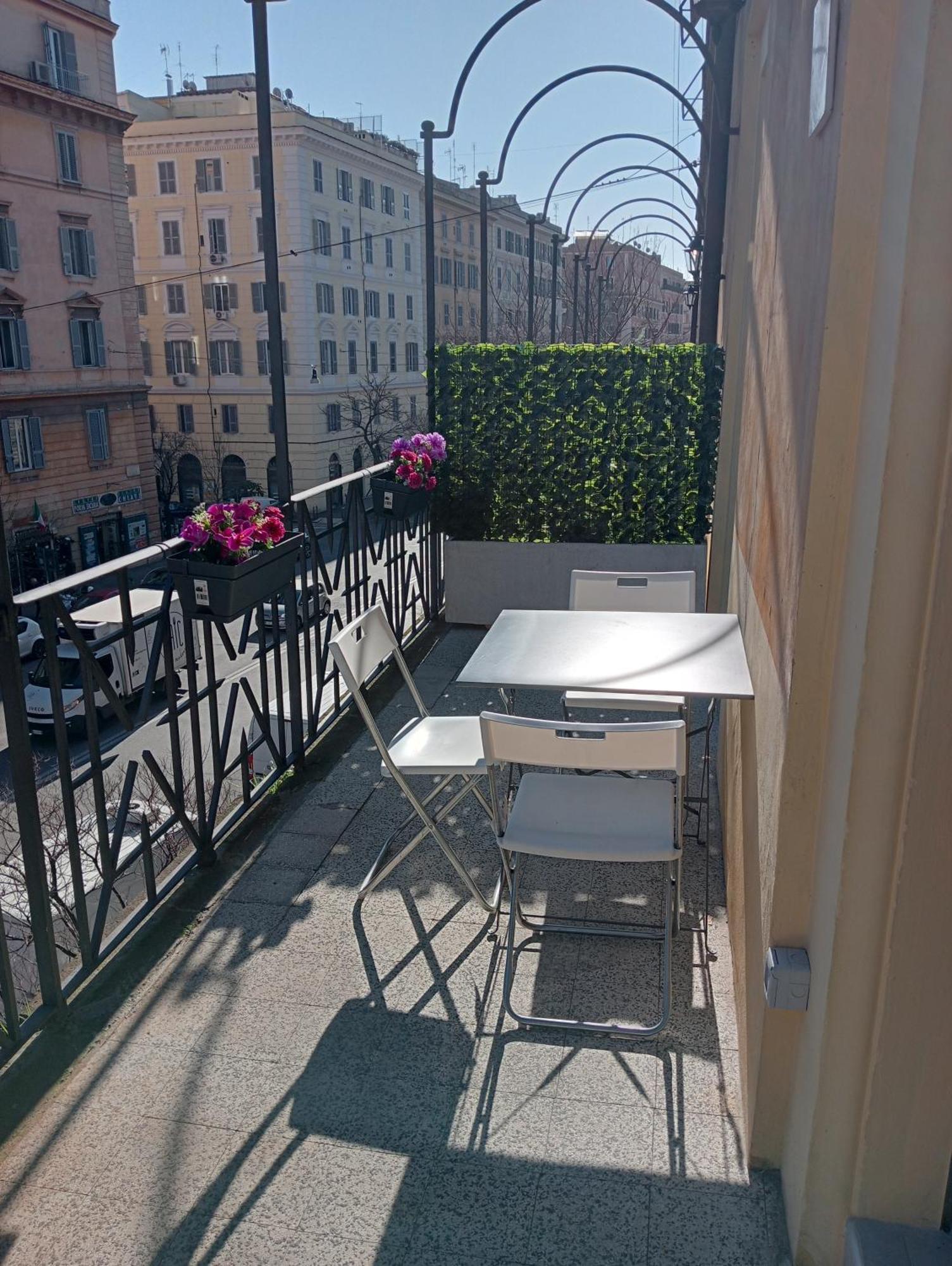 Vatican Home With Balcony โรม ภายนอก รูปภาพ
